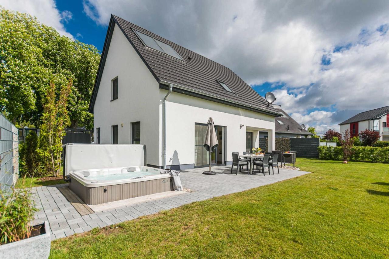 Luxus_Ferien_Villa Amici เกอห์เรน-เลบบิน ภายนอก รูปภาพ