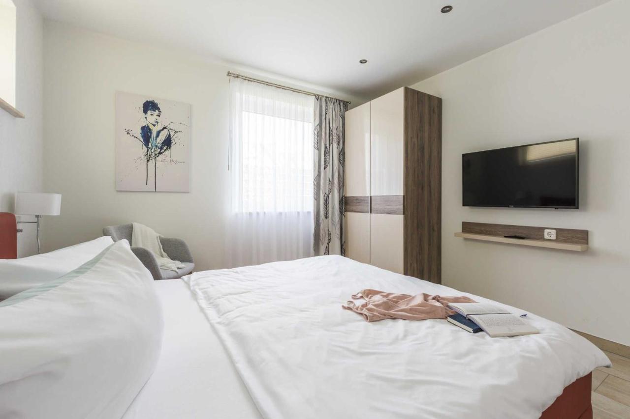 Luxus_Ferien_Villa Amici เกอห์เรน-เลบบิน ภายนอก รูปภาพ